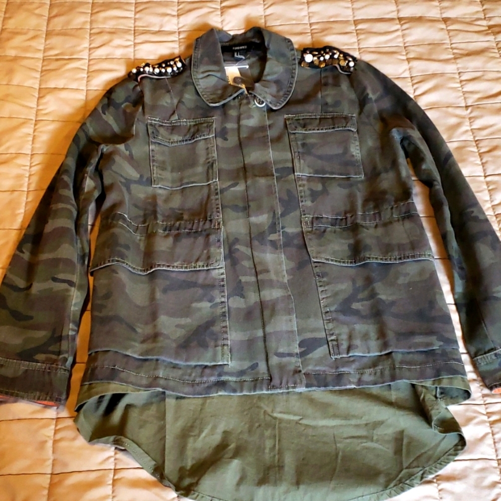 Forever 21 Girls Camo shirt
